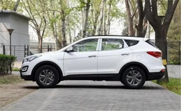 10款现代新胜达的油耗,现代新胜达油耗百公里多少