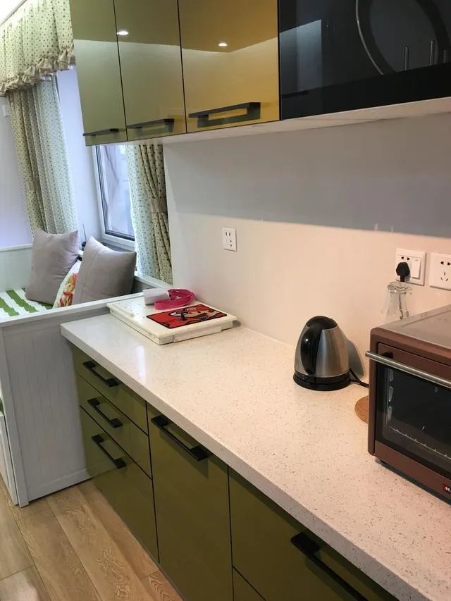 翻新68平米老旧二手房，反差太大，婆婆以为走错门