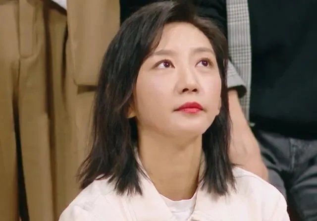 在综艺节目《演员请就位2》中，该怎样评价唐一菲的退赛？