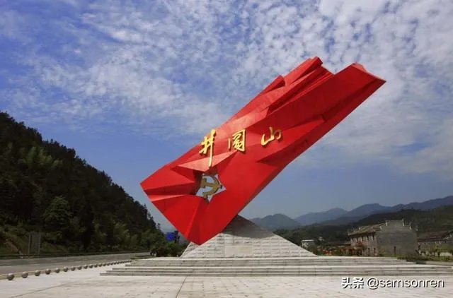 湖南周边省份有什么旅游景点适合暑假去玩吗？不要太远，就在湖南周边就好了？