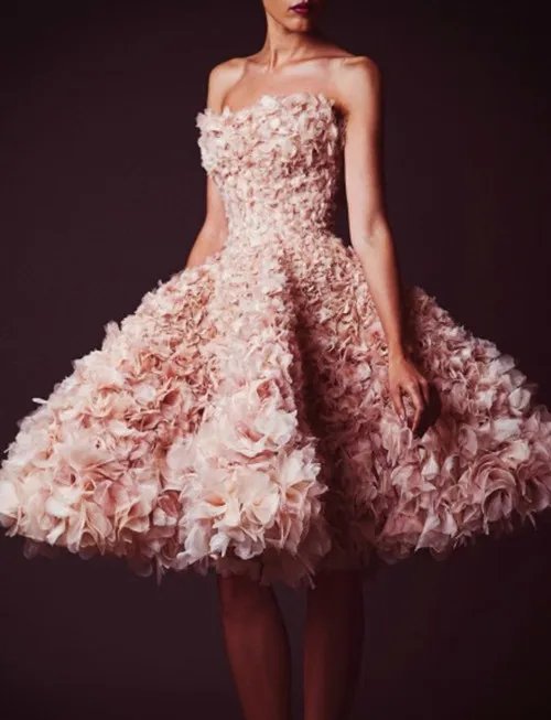 鱼尾婚纱照配什么发型 鱼尾婚纱怎样搭配有气场