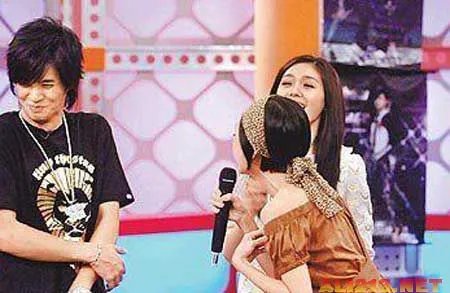 不乏大胆豪放 十大当众邀人摸胸的豪放女星