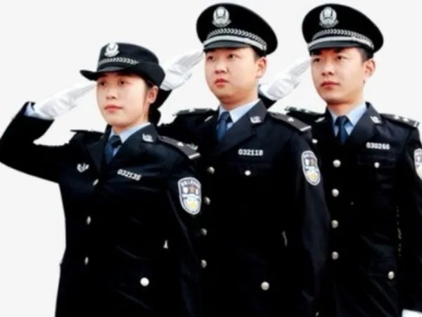 今年已经有50名民警因公牺牲，他们都是因何牺牲的？