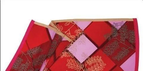 小方丝巾的系法及图解之内外结