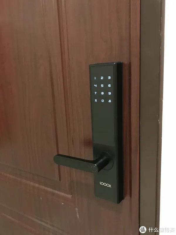 自然舒服的开锁方式，  鹿客智能指纹锁Classic版本