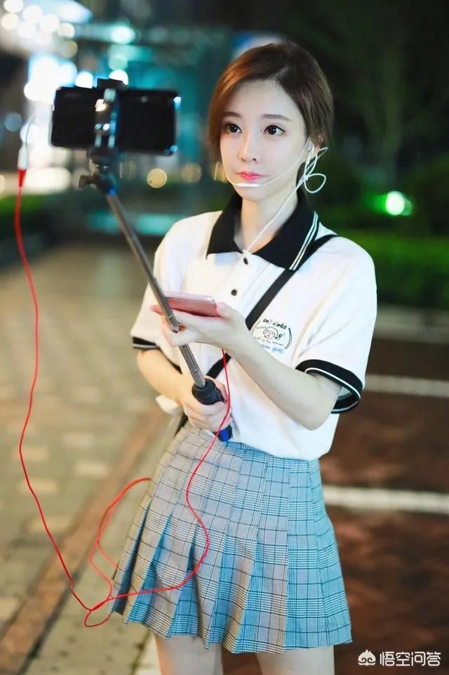 如何评价冯提莫？