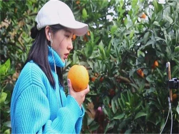 《爱情公寓》孙艺洲结婚十年，看起来花心的男人会格外顾家么？