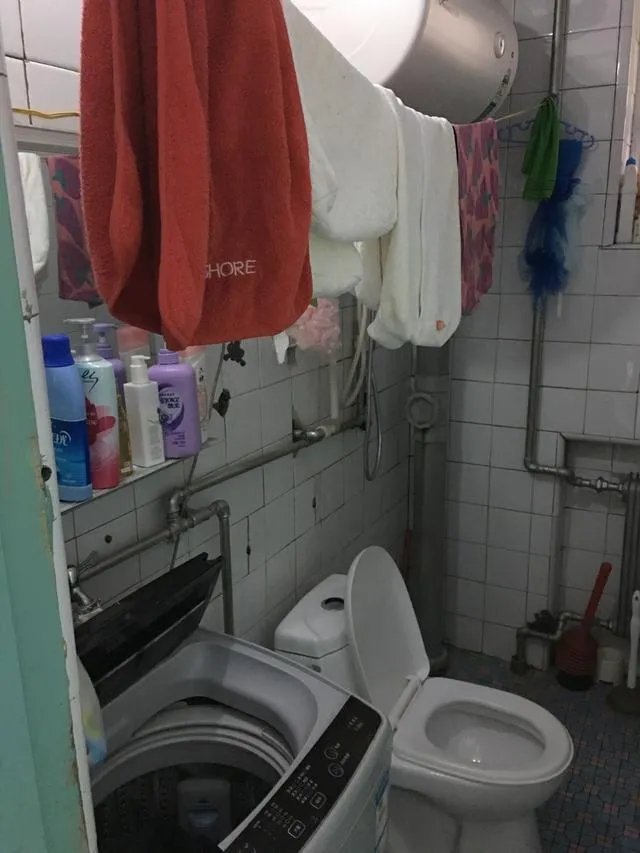 翻新68平米老旧二手房，反差太大，婆婆以为走错门