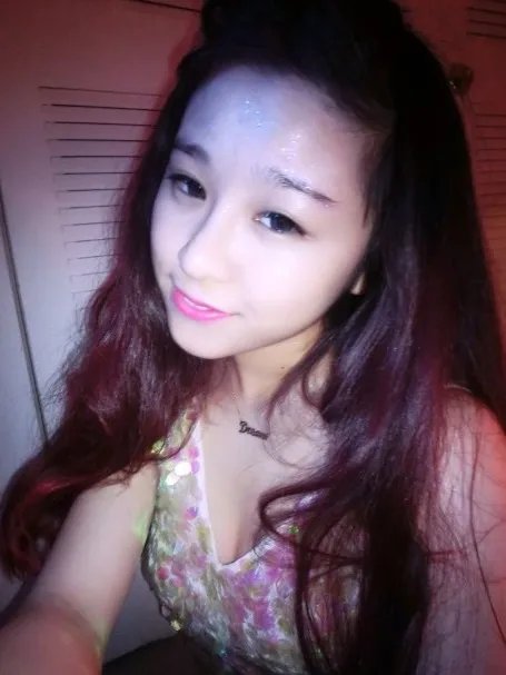 苏梦玫家庭背景生活照曝光  台下性感叛逆仿若两人