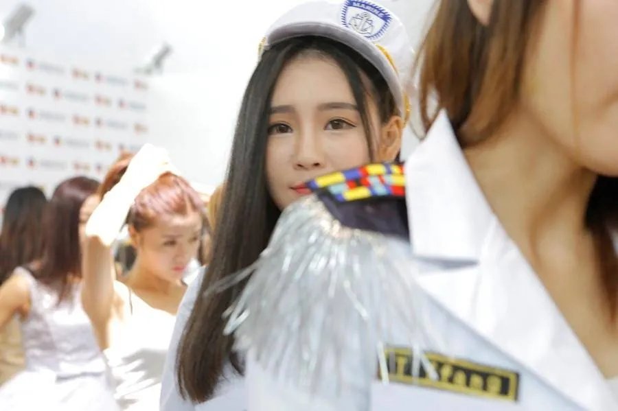 ChinaJoy宅男福利!ShowGirl更衣室背后的秘密