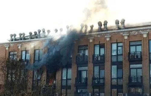 南京一大学实验室发生爆燃，致2死9伤，导致这起爆炸事故的原因是什么？