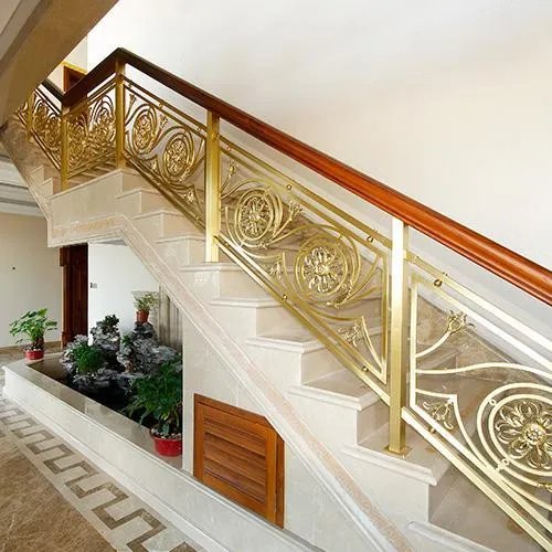 铜艺楼梯质量好吗 铜艺楼梯出现铜绿如何解决