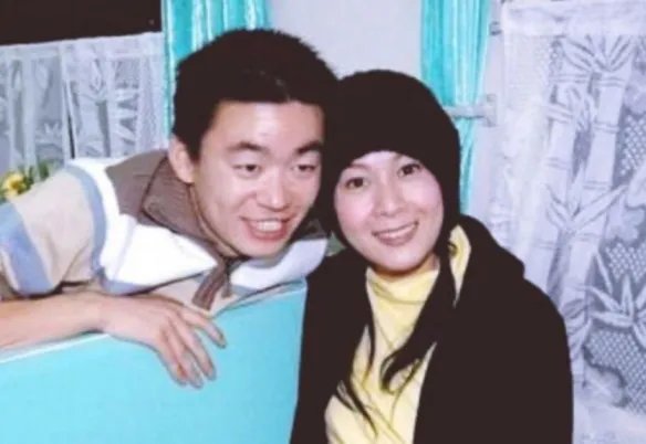 王宝强微博晒与刘德华刘若英19年前合照！回忆满满！