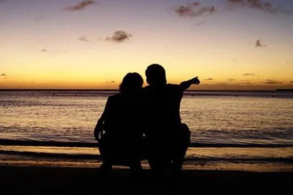 相亲相到初恋女友，该怎么办，尴尬