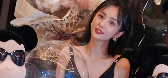 陈思诚连续11年发文为佟丽娅庆生，离婚1年的佟丽娅如今怎么样了？