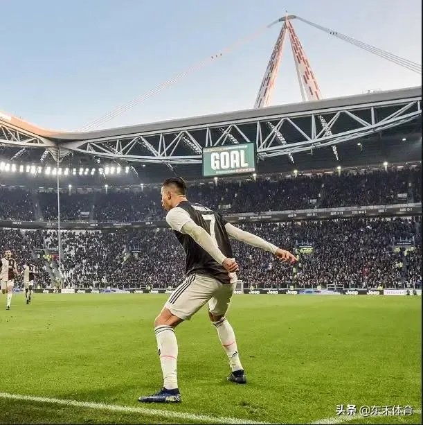 即将35岁！意甲首帽！C罗3射1传，助尤文4-0卡利亚里，C罗还能火几年？