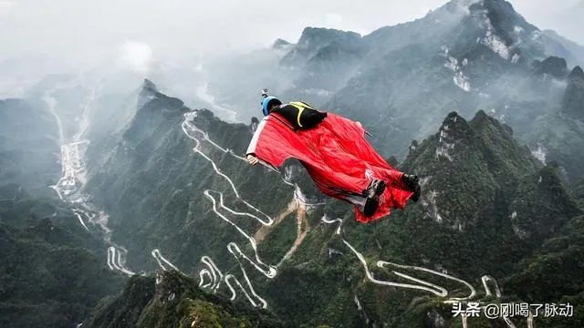 翼装飞行是什么，如何进行着陆？