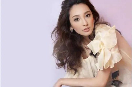 吴佩慈高龄再产女，你能接受没有婚姻就生孩子么？