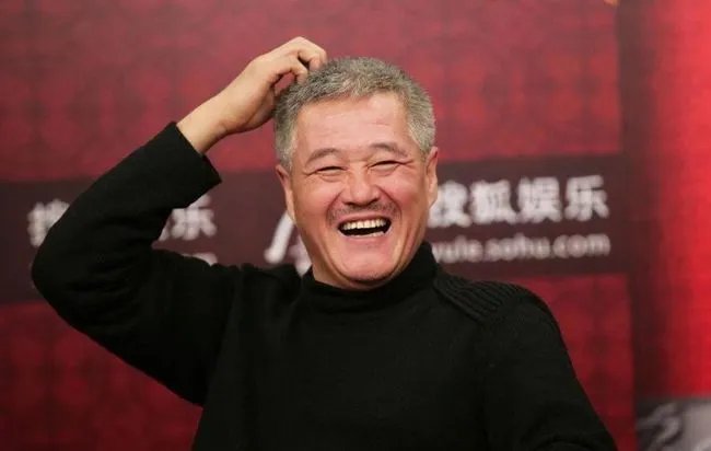 《刘老根4》预告片中疑似出现郑爽的镜头，身材高挑纤瘦，是没删干净吗？