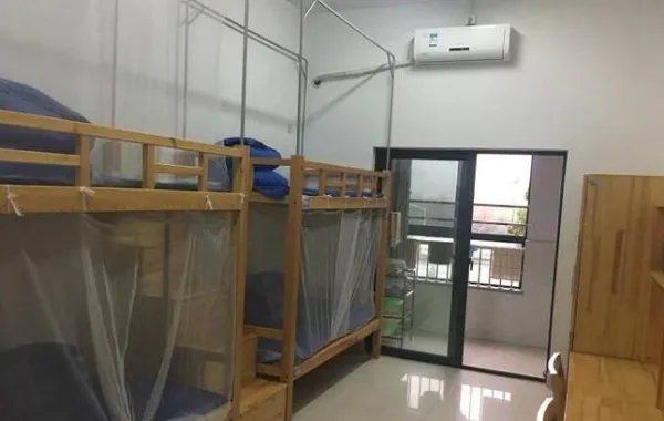 成绩差不能住校校方是怎么回应的？