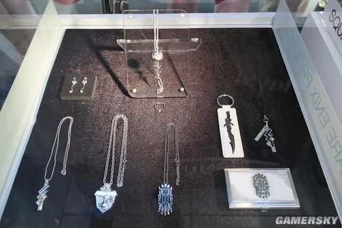 《最终幻想13》中文版首卖会在台隆重登场