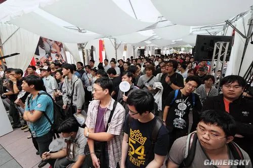 《最终幻想13》中文版首卖会在台隆重登场