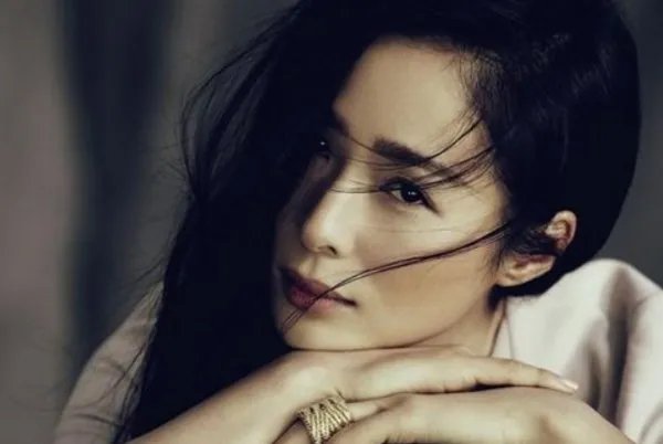 全能才女江一燕获奖引争议，她会不会重走翟天临老路？