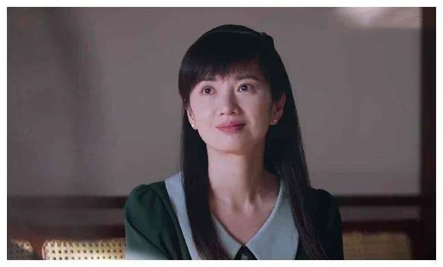 《以家人之名》中的贺子秋，是否还爱着他妈妈？