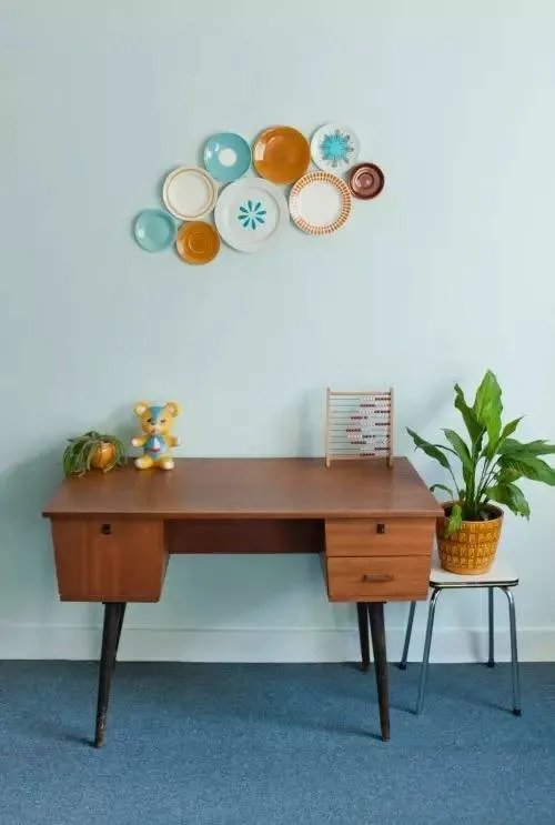 把盘子挂在墙上装饰，这么好看！