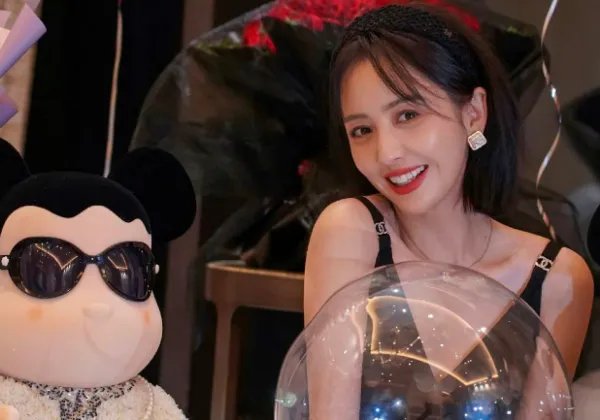 陈思诚连续11年发文为佟丽娅庆生，离婚1年的佟丽娅如今怎么样了？