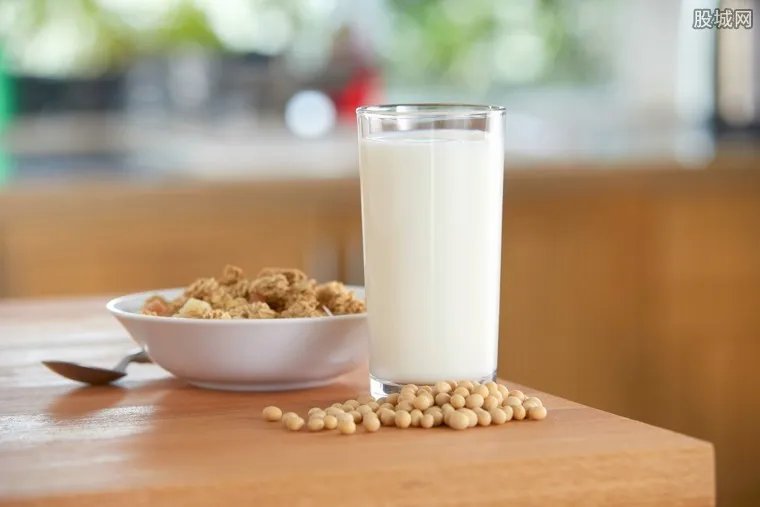 旺仔牛奶多少钱一箱 喝旺仔牛奶好不好？