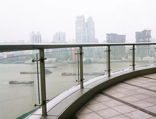 玻璃栏杆u型槽怎么固定