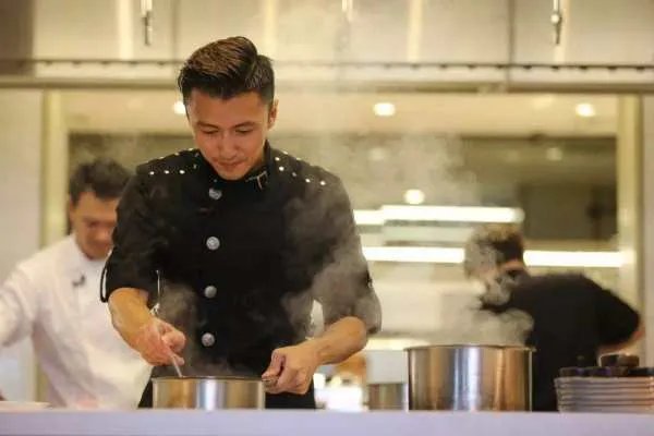 谢霆锋回应煮饭不演戏，他是否是一名合格的厨子？