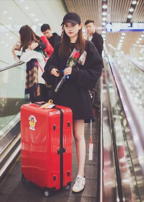 宋祖儿甜美形象霸屏，怎样才能像她一样穿出青春活力范儿？