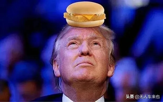 特朗普首次在公共场合戴上了口罩是由于幕僚的劝说，您怎么认为？