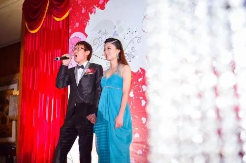 婚礼上适合新郎唱的歌曲 婚礼适合嗨爆全场的歌