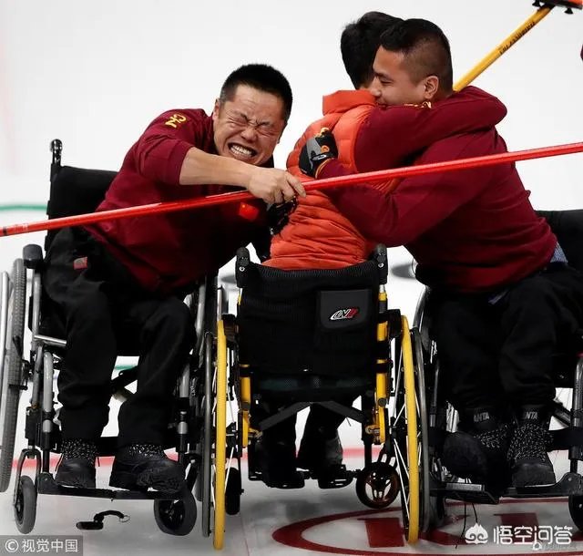 残奥会中国轮椅冰壶队取得历史首金，为国争光！你怎么看？
