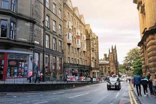 英国的综合实力怎么样？英国现在变成三流国家了吗？