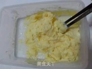 自制蛋黄牛奶冰激凌