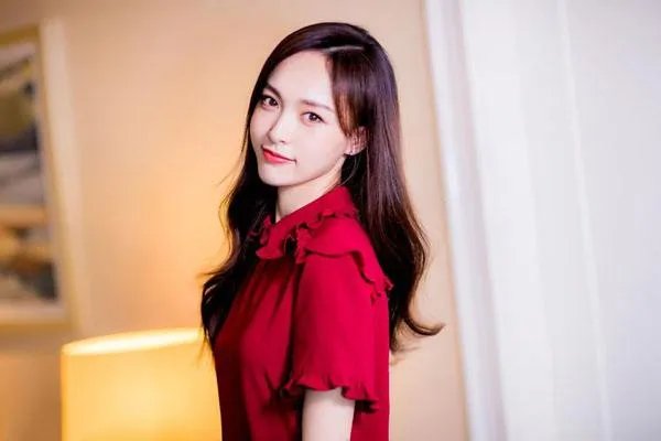 唐嫣和邱泽的那段感情，她一直很卑微，为何越卑微越没人珍惜？