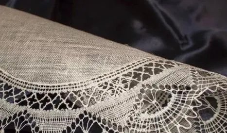 维多利亚女王：第一个穿着白色婚纱出嫁的新娘，拯救了霍尼顿蕾丝