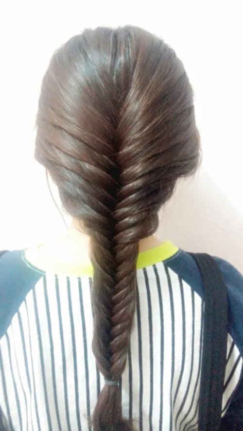 鱼尾婚纱照配什么发型 鱼尾婚纱怎样搭配有气场