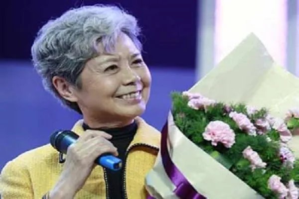 中国第一位电视播音员沈力去世，你看过沈力的电视节目吗？