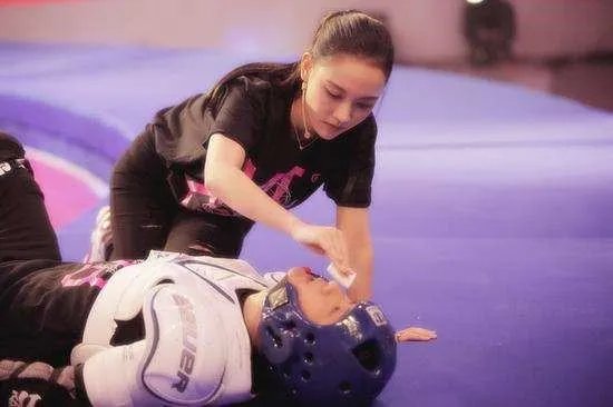 李响向孙骁骁求婚，后来，李响却对孙骁骁失望取消求婚，为什么？