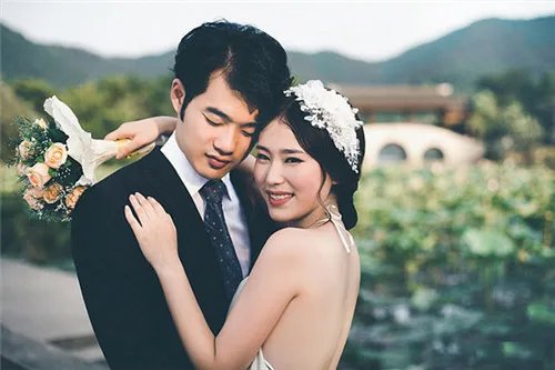 全外景婚纱摄影怎么拍好看 外景婚纱拍摄技巧