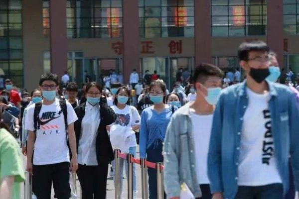 2022湖南高考首日，直击长沙考点现场，当地的情况如何？