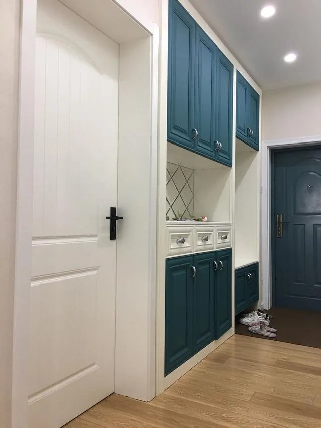 翻新68平米老旧二手房，反差太大，婆婆以为走错门