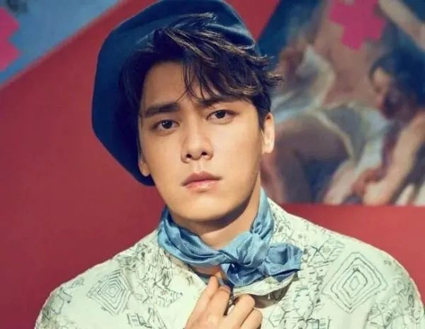 如何看待“早知道找个女朋友就好”的言论，李易峰事件？