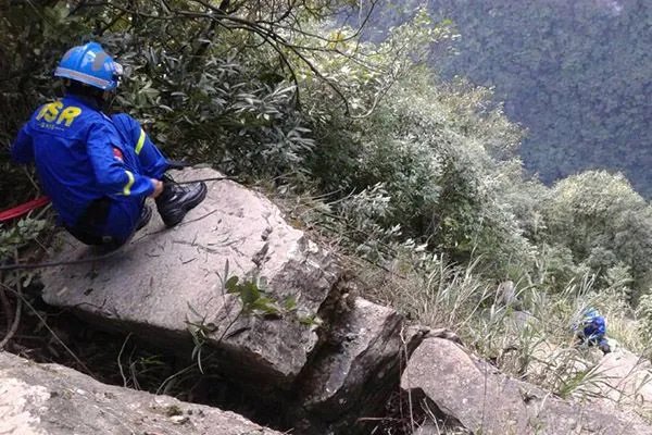 驴友非法穿越“鳌太线”失联7天，目前搜救情况如何？