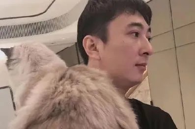 王思聪新女友身份确认21岁的英国名校大学生，这次终于门当户对了吗？